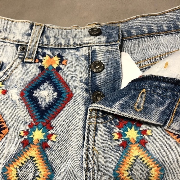 CARMAR Embroidered Diamond Cutoff Jean Shorts - Picture 4 of 8